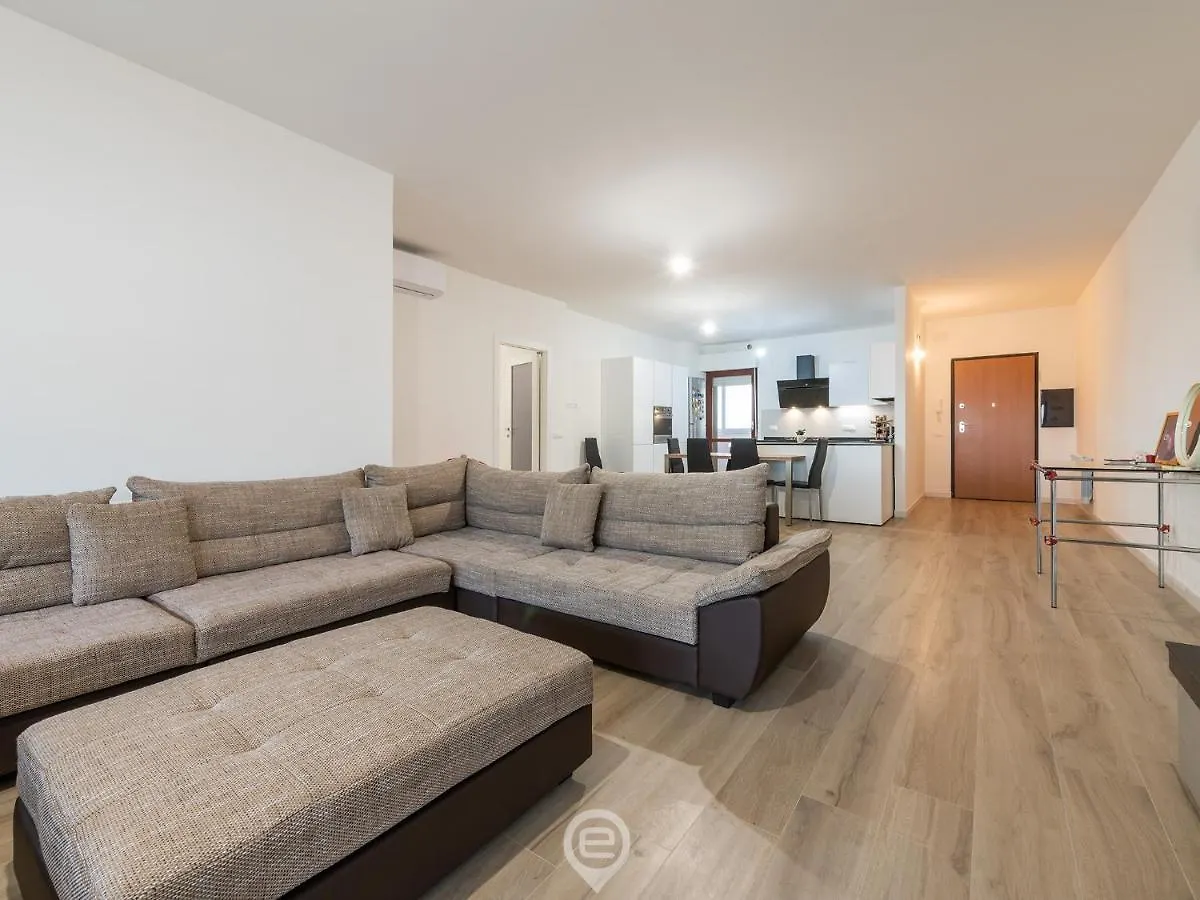 Giulia\'S House contacts